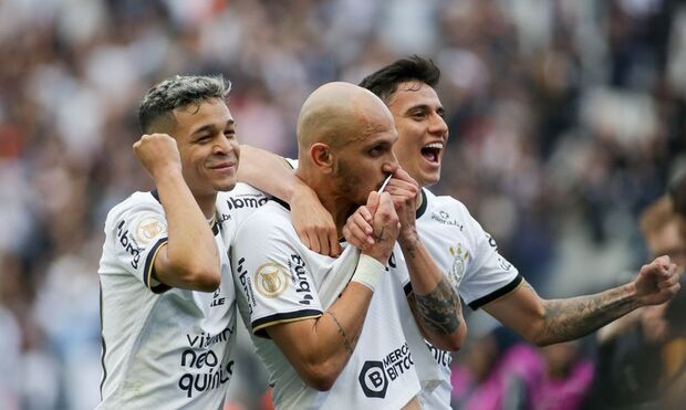 Corinthians vence e empata em pontos com líder Palmeiras