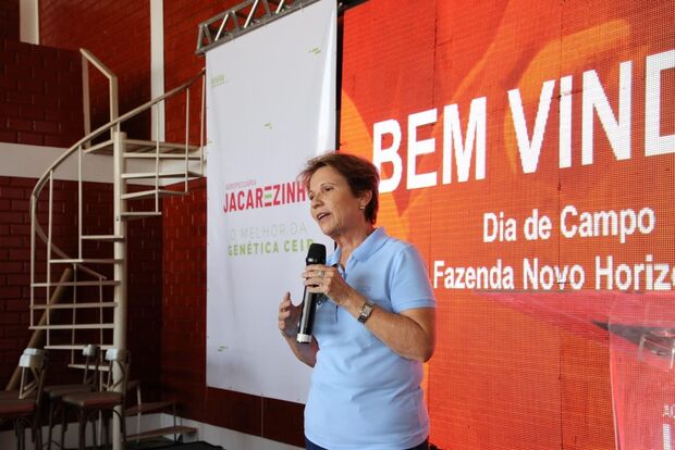 Tereza Cristina participa de palestra sobre soluções a pecuária em Coxim (vídeo)