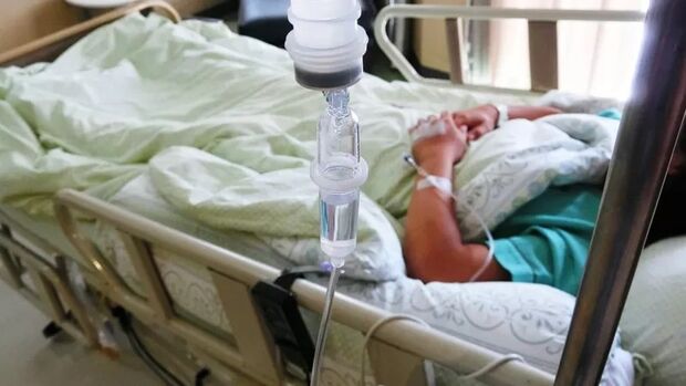 Bebê morre de covid em Corumbá; casos aumentam em 4 mil na semana