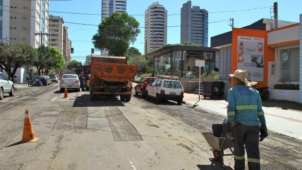 Após 20 anos sem manutenção, recapeamento muda asfalto da 13 de Junho