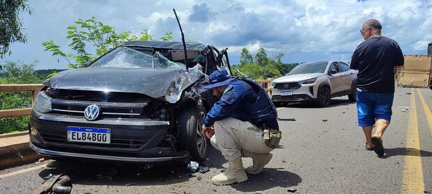 Motoristas mostram estragos de acidente que deixou uma pessoa morta em Eldorado (vídeo)