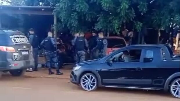 Dupla abre fogo contra borracharia e acerta criança no Nova Campo Grande (vídeo)