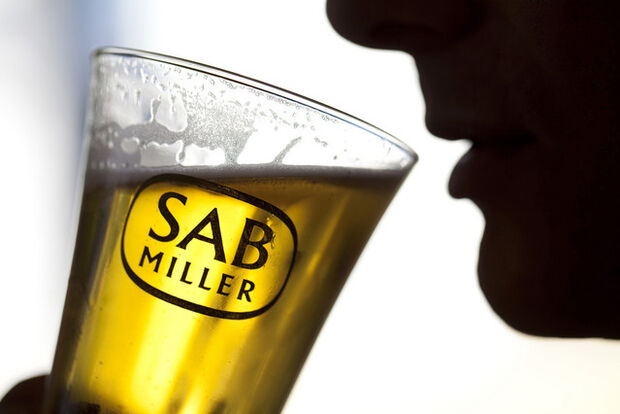 AB InBev formaliza compra da SABMiller e forma gigante mundial de cerveja