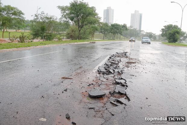 Chuva em Campo Grande preocupa apesar de 'poucos' estragos neste sábado