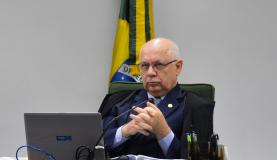 Liminar do STF suspende tramitação de processos de impeachment contra Dilma