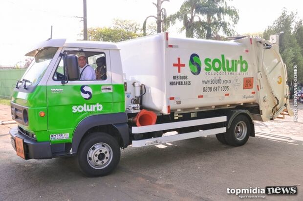 Sem caminhões, Solurb para coleta de lixo mais uma vez