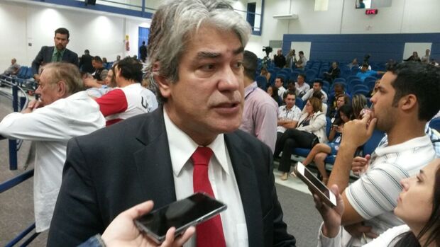 PT deixa base e diz que não quer 'migalhas' de Alcides Bernal 