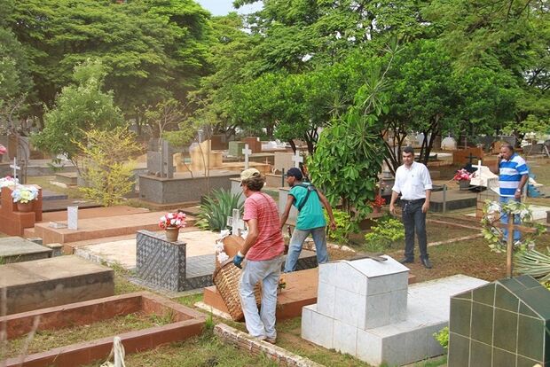 Pela 2ª vez, prefeitura de Campo Grande adia escolha de empresa para limpeza de cemitérios