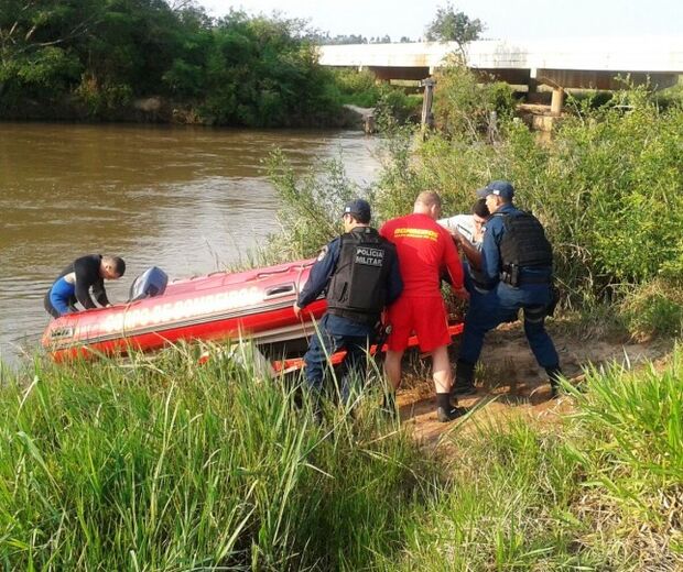 Bombeiros procuram rapaz desaparecido em rio de Paranhos
