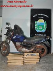 Polícia encontra 43 tabletes de maconha em moto abandonada