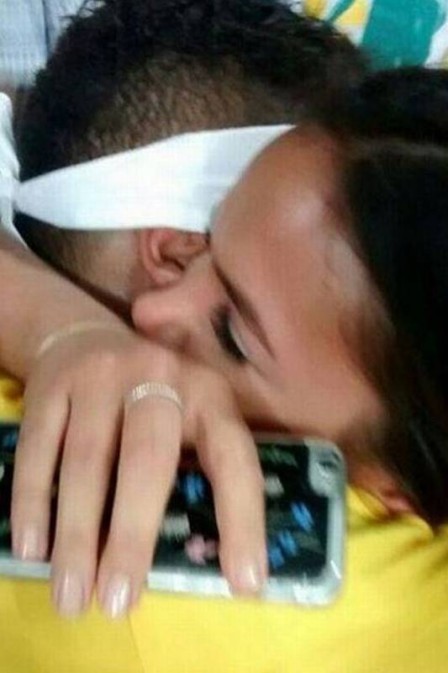 Neymar teve recaída por Bruna Marquezine em festa junina na casa de Angélica e Huck
