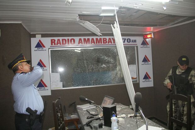 Criminosos lançam granada em emissora de rádio ligada a políticos