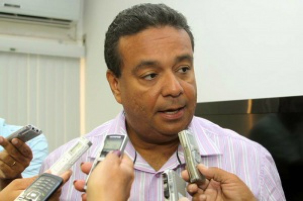 No duelo entre ex-petistas, Ruiter vence com 46,41% dos votos em Corumbá