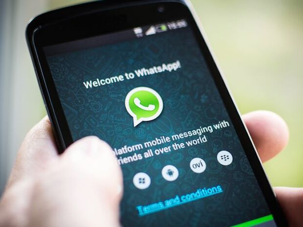 Boatos falsos sobre cobrança do WhatsApp voltam a circular