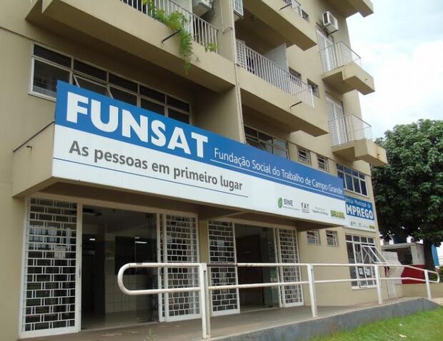 Funsat oferece diversas vagas de emprego, com salários de até R$ 2 mil