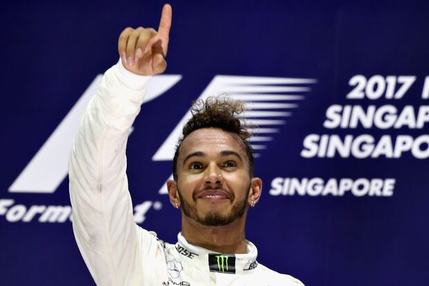 Hamilton diz que pensou em Senna no GP de Cingapura: 'É como se falasse comigo'