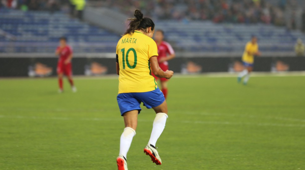 Com dois gols de Marta, seleção feminina vence Coreia do Norte