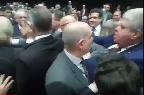 Vídeo: Marun chama deputado de ‘seu merda’ durante discussão no Congresso