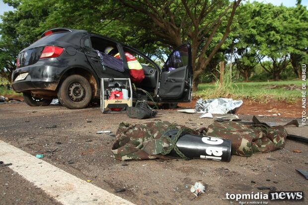 Cabo do Exército morre ao bater carro de frente com carreta na BR-163