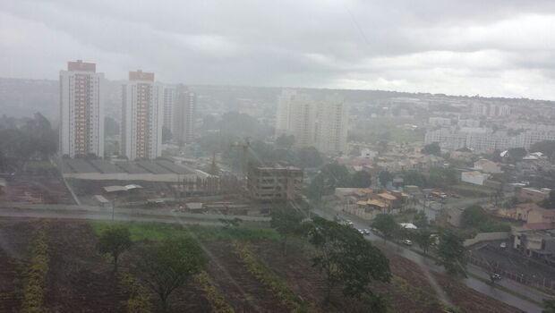 Chuva forte atinge Campo Grande neste domingo