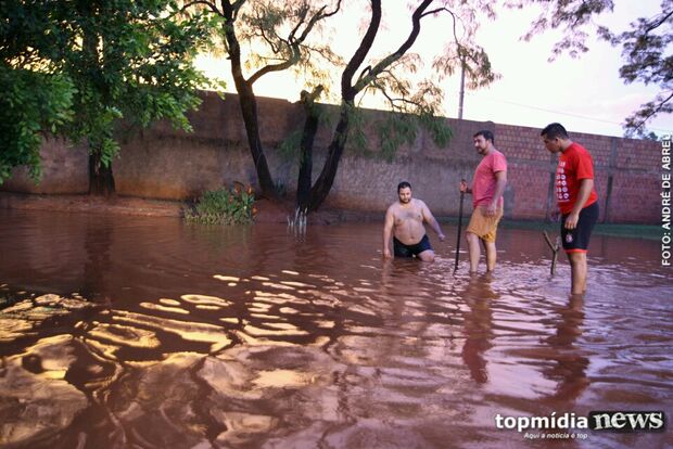Enchentes levam transtornos a bairros e lei que isenta IPTU de vítimas trava sem regulamentação