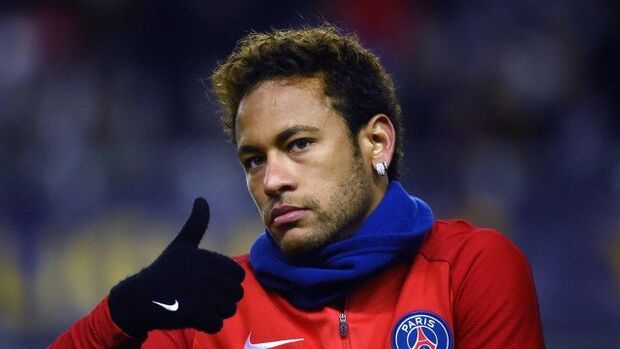 Mesmo com dores na costela, Neymar deve voltar ao PSG amanhã