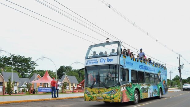 Ônibus do City Tour poderão ser usados por alunos da Reme em passeios culturais