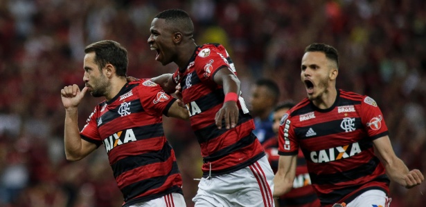 Flamengo e River Plate duelam pela primeira posição do grupo