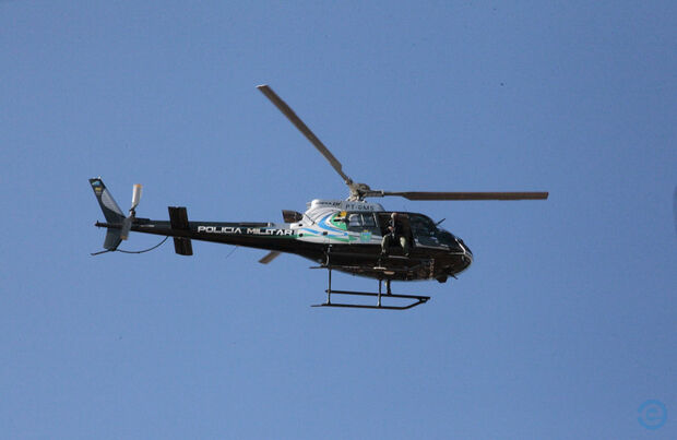 Ação de polícias usa helicóptero para coibir criminalidade na divisa de MS com MT