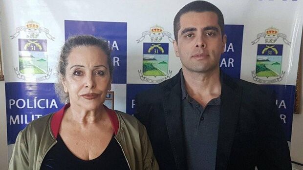 'Doutor Bumbum' e mãe são presos pela PM dentro de centro empresarial na Barra