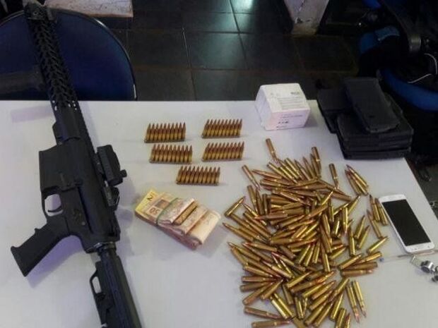Paranaense é preso com 88 kg de cocaína, fuzil e munições na fronteira