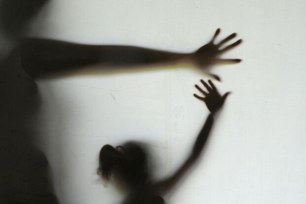 Cármen Lúcia pede agilidade em julgamentos de violência doméstica