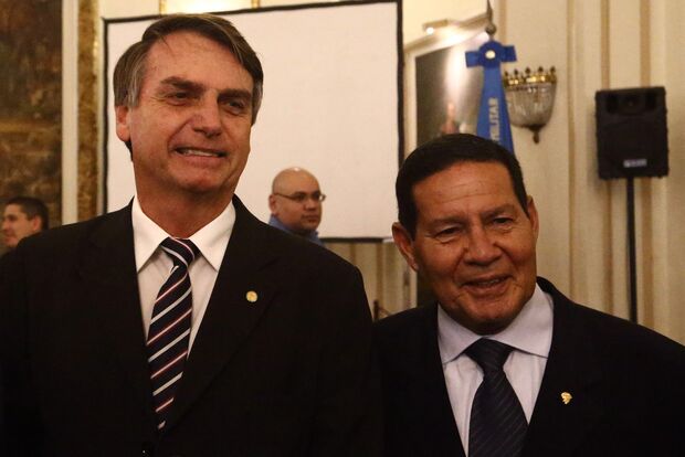 Vice de Bolsonaro afirma que Brasil herdou 'indolência' do índio e 'malandragem' do africano durante