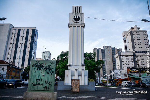 Alvo de vândalos, relógio da Calógeras vai ser restaurado para aniversário da Capital