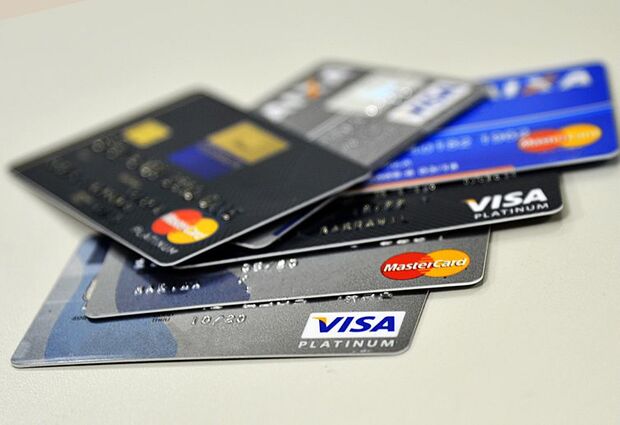 Juros do rotativo do cartão de crédito sobem para 274% ao ano