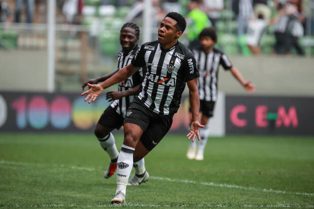 Atlético Mineiro resolve no primeiro tempo e goleia o Sport no Horto