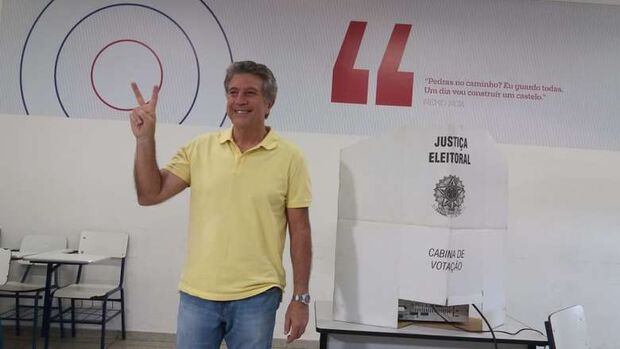 Vice de Reinaldo, Murilo vota com promessa de olhar diferenciado para Dourados