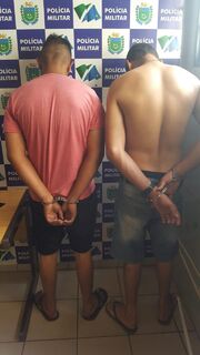 Perseguição policial termina com dois presos, além de arma e drogas apreendidas