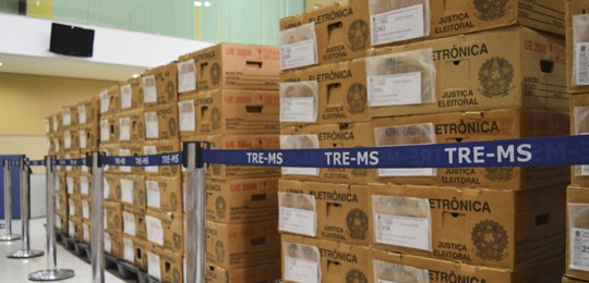 TRE-MS inicia entrega de urnas e materiais de votação aos mesários amanhã