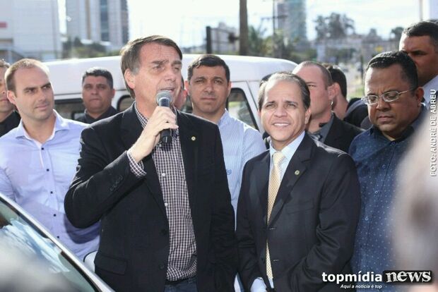 Bolsonaro manda recado para o vice: 'quem manda sou eu'
