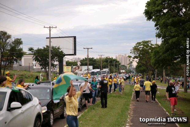 Apoiadores de Bolsonaro prometem mega-manifestação no domingo na Capital