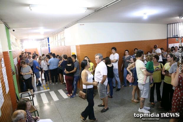 Eleitores amargam demora de até 4 horas em fila e desistem de votar em Campo Grande