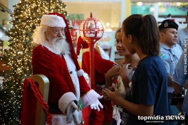 Papai Noel chega ao comércio e dá conselho: campo-grandense tem que ‘saber gastar’