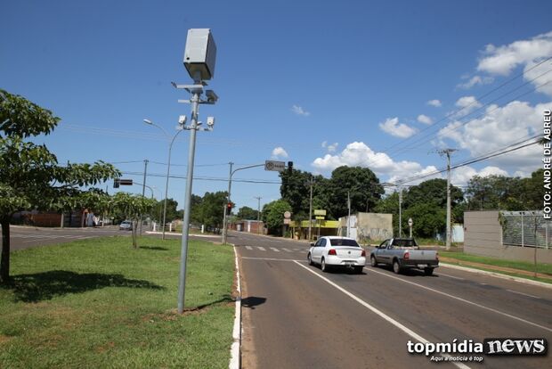 Dilema: radar reduz acidentes, mas bandidos aproveitam sinal para cometer assaltos na Interlagos