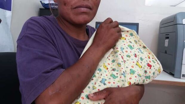 Revoltante: avó pede casa e dois mil reais em troca de bebê indígena de três dias