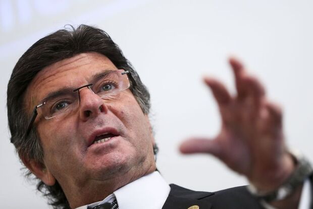 STF suspende investigação que envolve filho de Bolsonaro