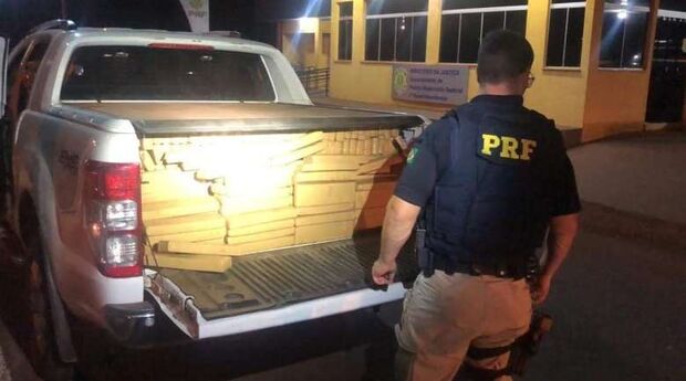 Polícia apreende caminhonete com 1,8 tonelada de maconha e batedores e traficantes acabam presos