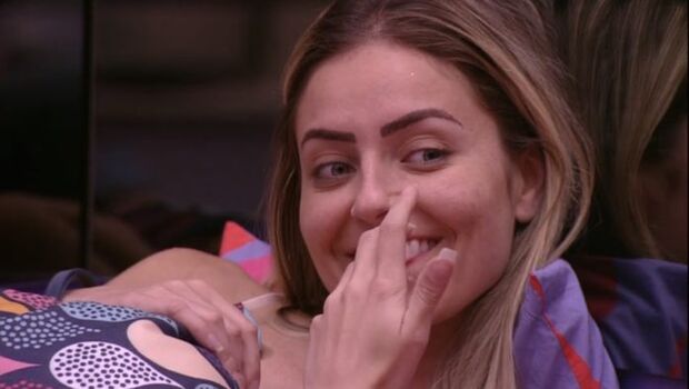 BBB: sem saber de investigação, Paula brinca: 'Globo será processada por meus bullyings'