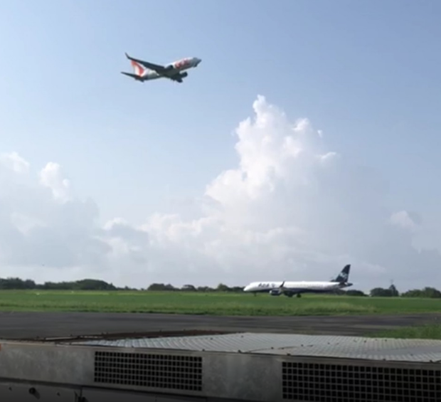 VÍDEO: aviões quase colidem frontalmente em aeroporto, mas piloto evita tragédia
