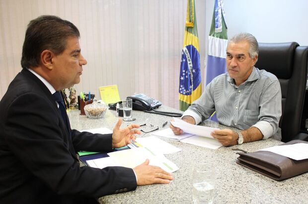 De volta ao Brasil, senador Nelsinho Trad discute pautas com Reinaldo Azambuja